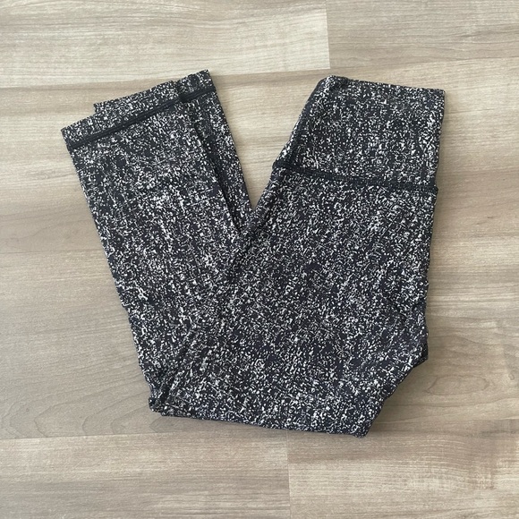 Cropped 17” size 2 - Picture 2 of 2